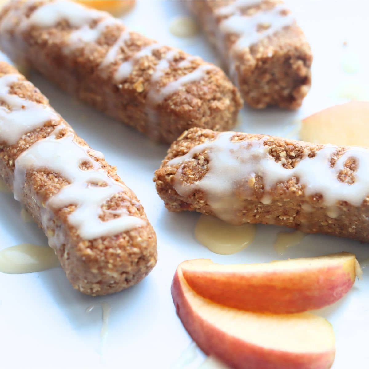 Gluten-Free No-Bake Apple Pie Protein Bars