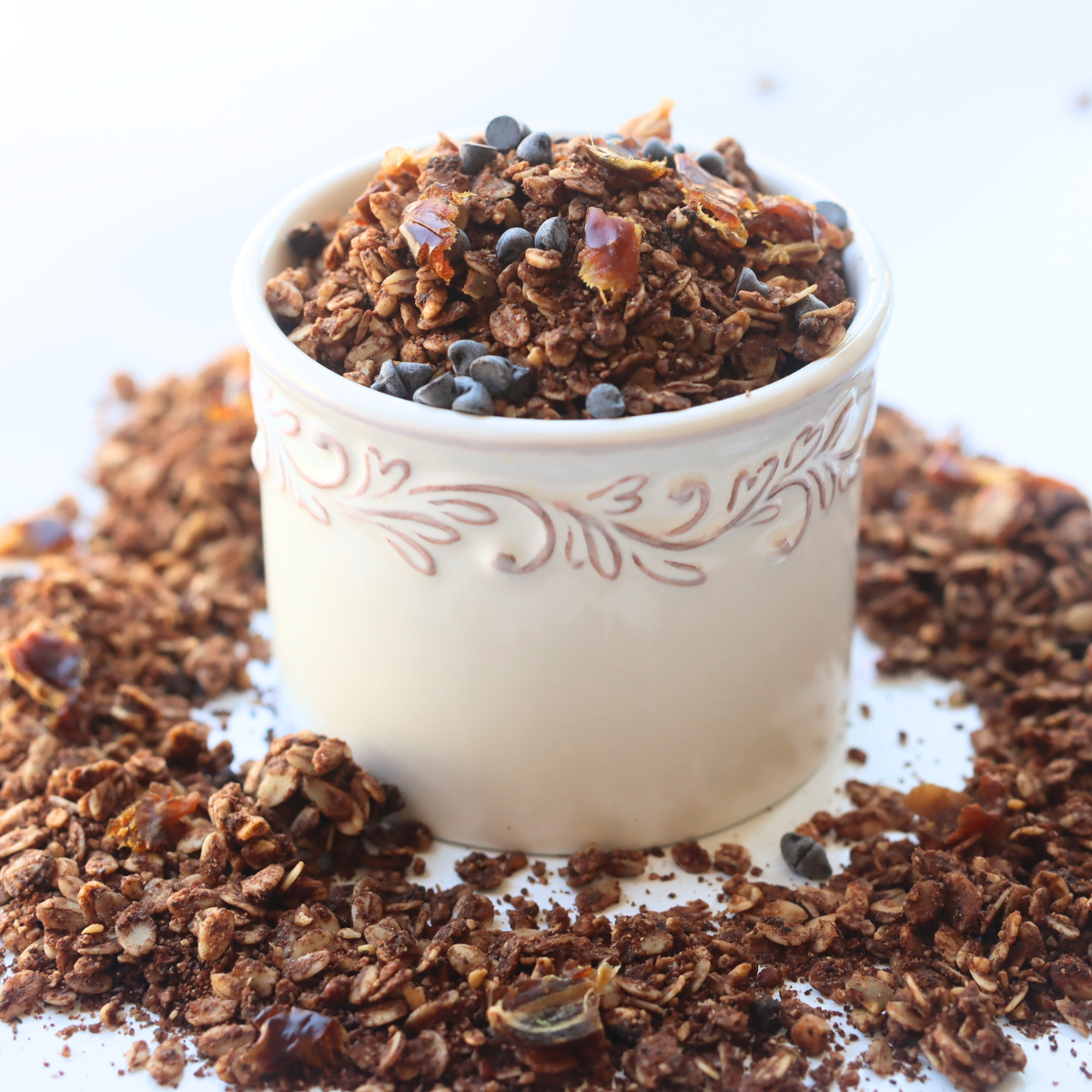 The BEST Healthy Chocolate Granola {with coconut oil}